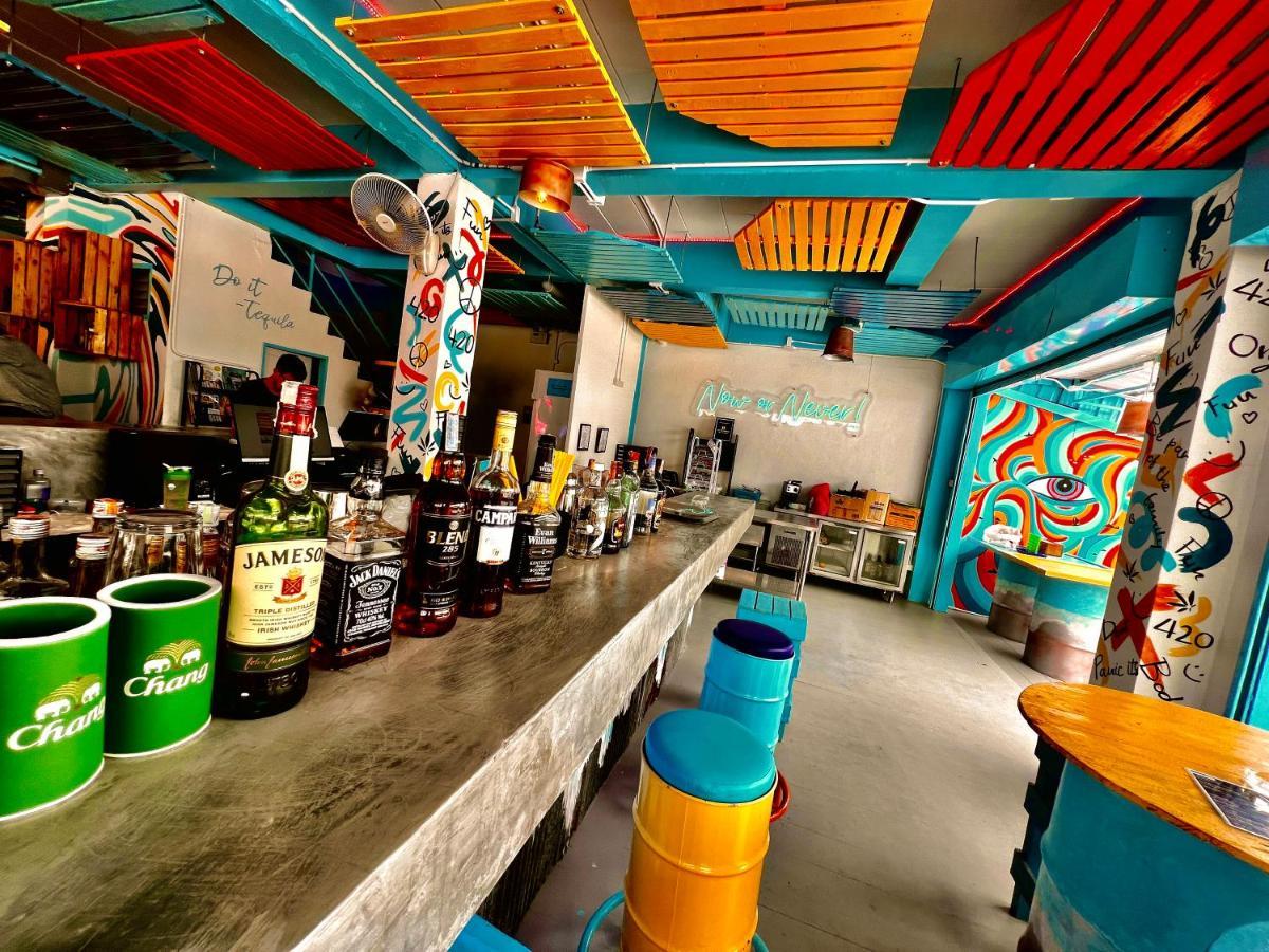 Ao Nang Bodega Krabiホステル エクステリア 写真