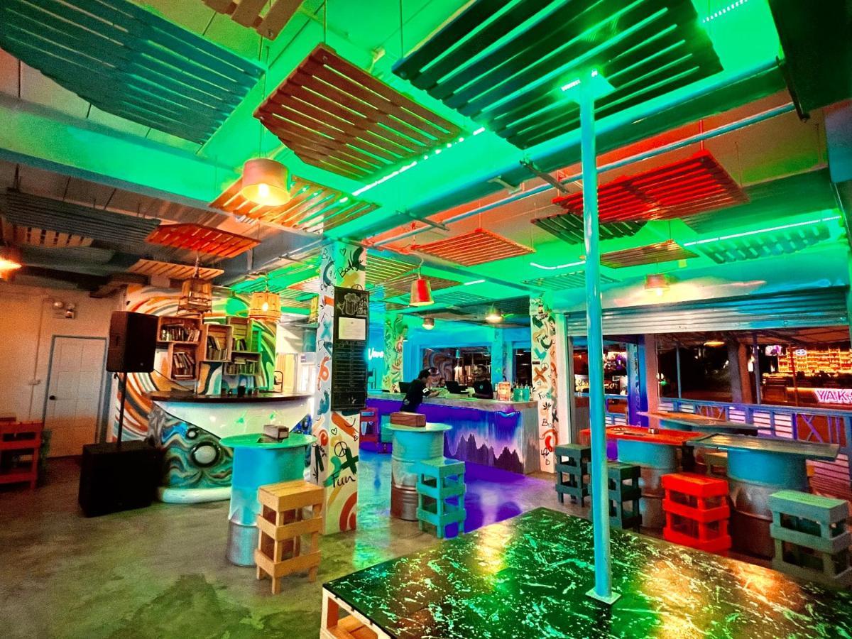 Ao Nang Bodega Krabiホステル エクステリア 写真