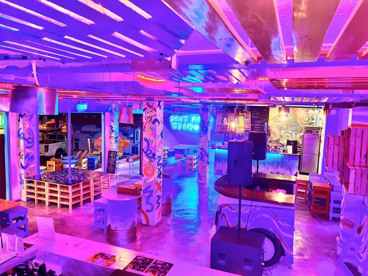 Ao Nang Bodega Krabiホステル エクステリア 写真